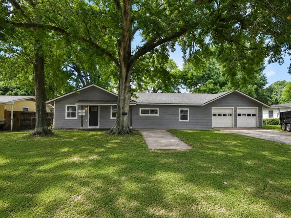 2312 6th St, Port Neches, TX 77651