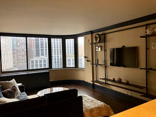 Rented by Tabak Real Estate | media 51