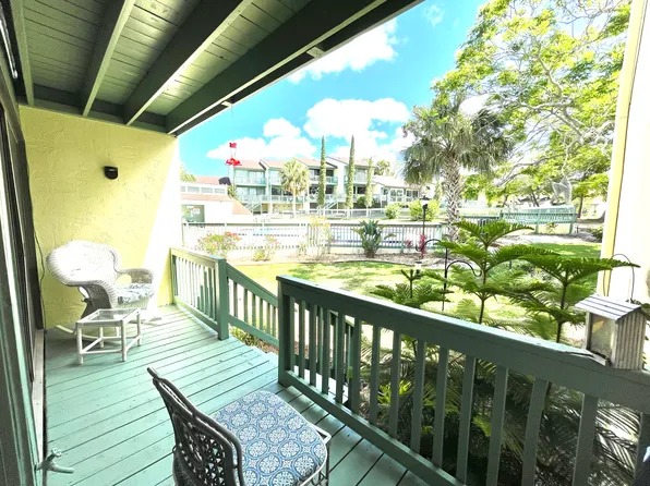 195 Club House Blvd, New Smyrna Beach, FL 32168