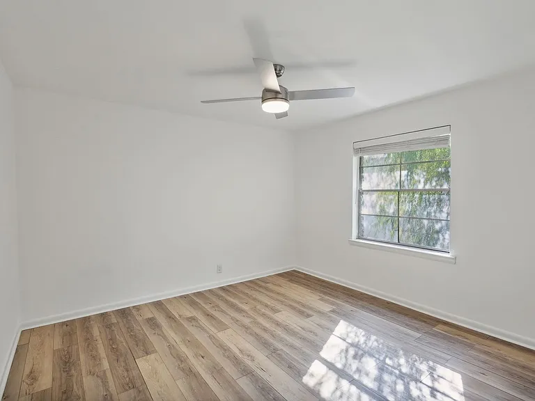 4321 Cole Ave — Photo 13