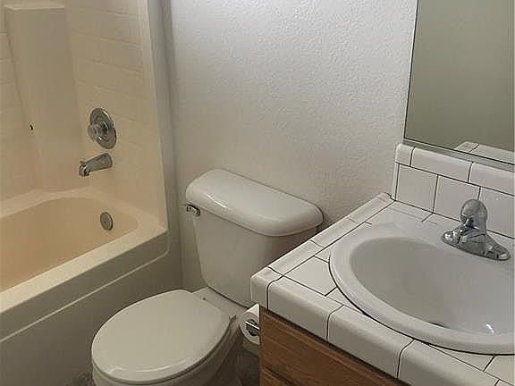 3rd image of 1535 Mariposa Way