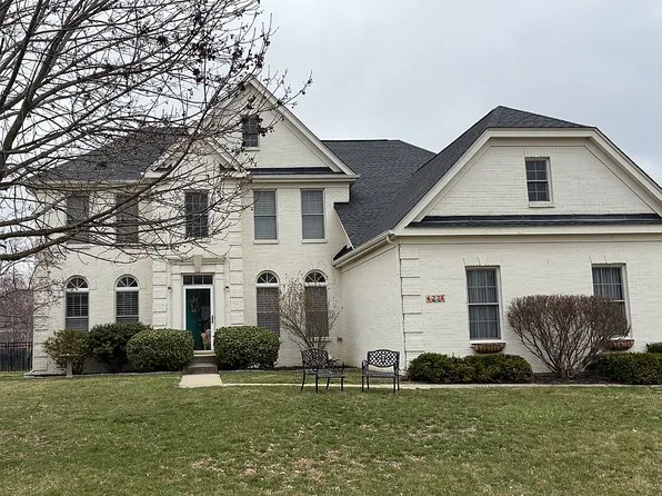 4276 Honeysuckle Ln, Zionsville, IN 46077