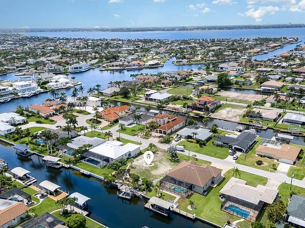 127 SW 52nd Ter, Cape Coral, FL 33914