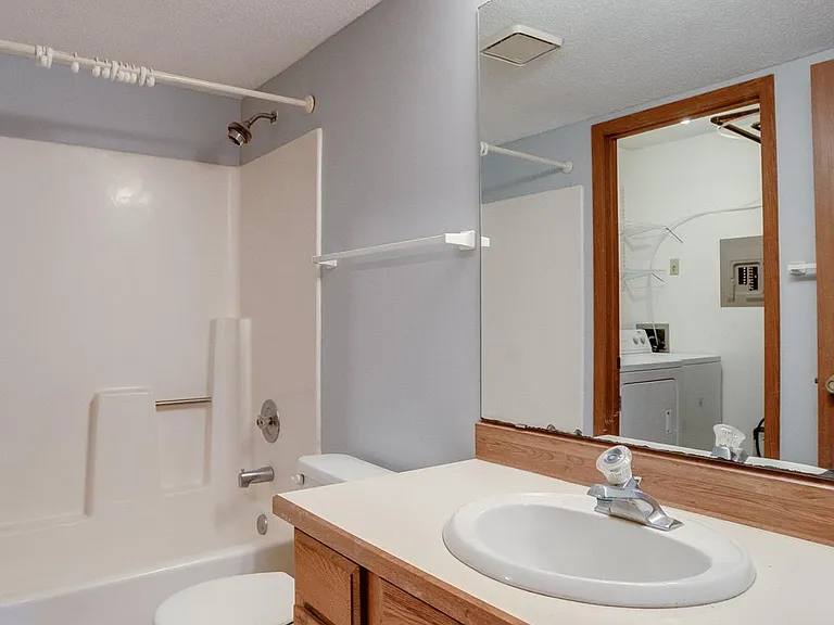 3584 Blue Jay Way #101 — Photo 10