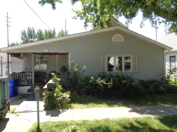 406 E 9th St, Logan, IA 51546