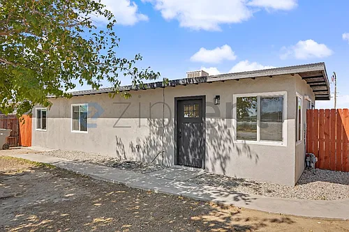 2829 Laurel St Photo 1