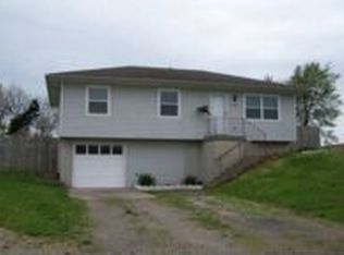 207 E 17th St, Holden, MO 64040