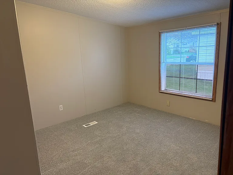8422 Quill Dr — Photo 8