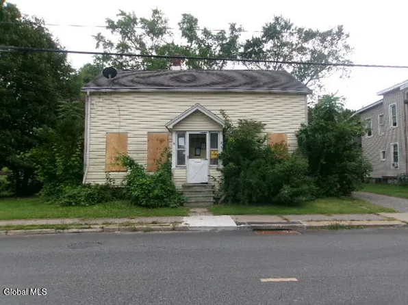 197 W Fulton Street, Gloversville, NY 12078