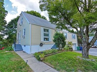 68 Chiswick Rd, Warwick, RI 02889