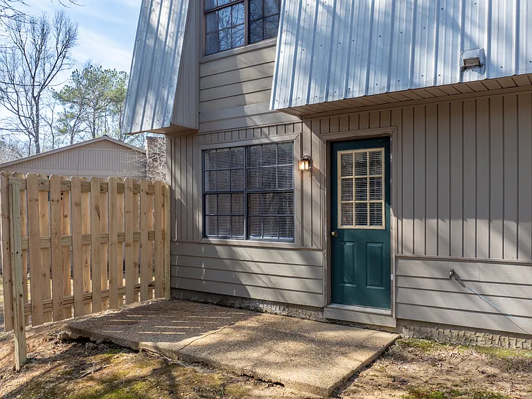 Ridge View Apartments — Photo 16