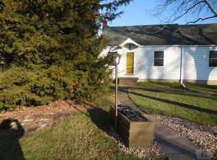 711 University St, Donnellson, IA 52625