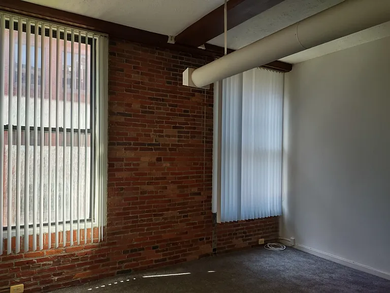 Marlboro Classic Apt & Redwood Square — Photo 53