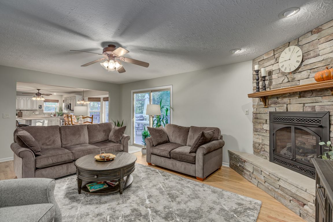 next background image