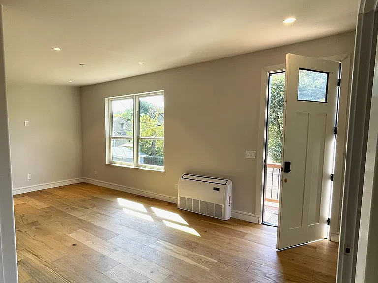 431.5 Evans St — Photo 16