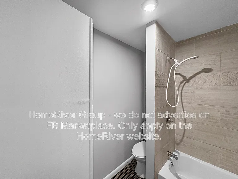 1310 Roanoke Ave — Photo 13