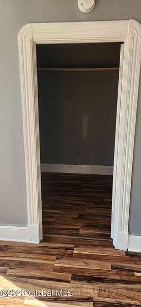 5th image of 402 Summit Avenue