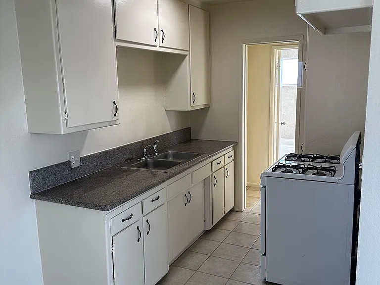 13554 Cantlay St #8 — Photo 6