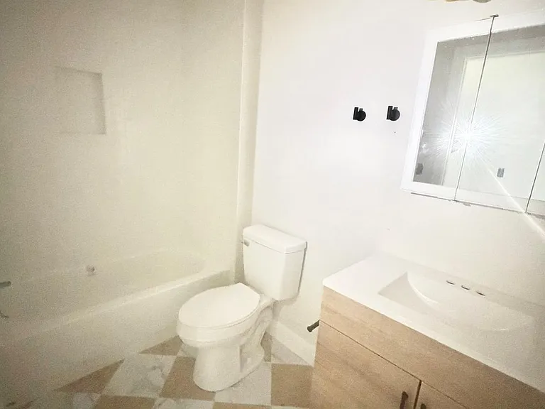44 Warner St #B9 — Photo 6