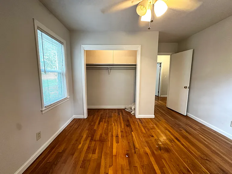 538 N Superior Ave — Photo 39