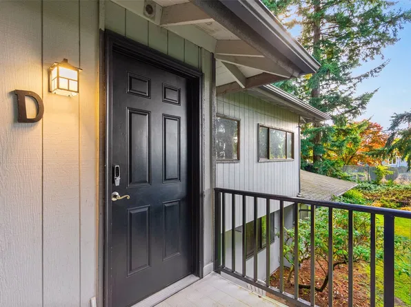 817 Essex Place #2D, Lacey, WA 98516