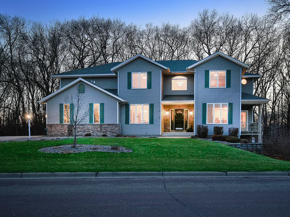 250 Oakwood Ln
