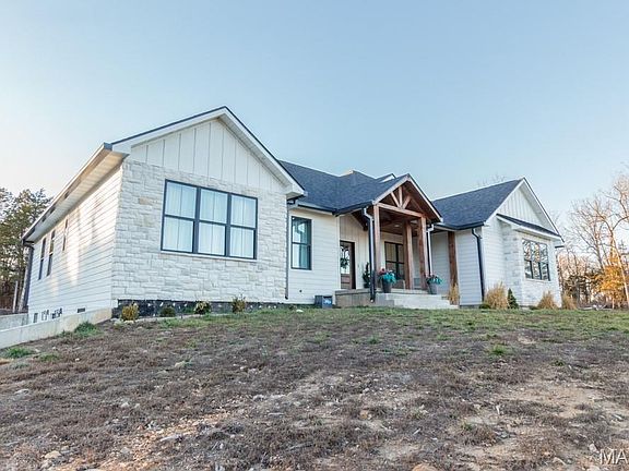 3rd image of 17885 Potomac Dr