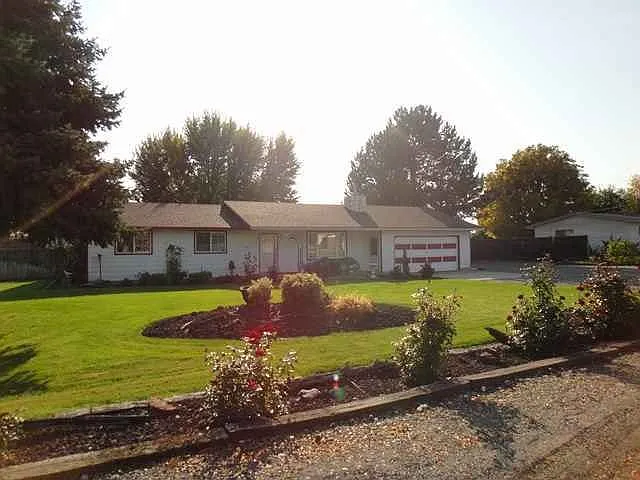 9022 W Court St photo 1