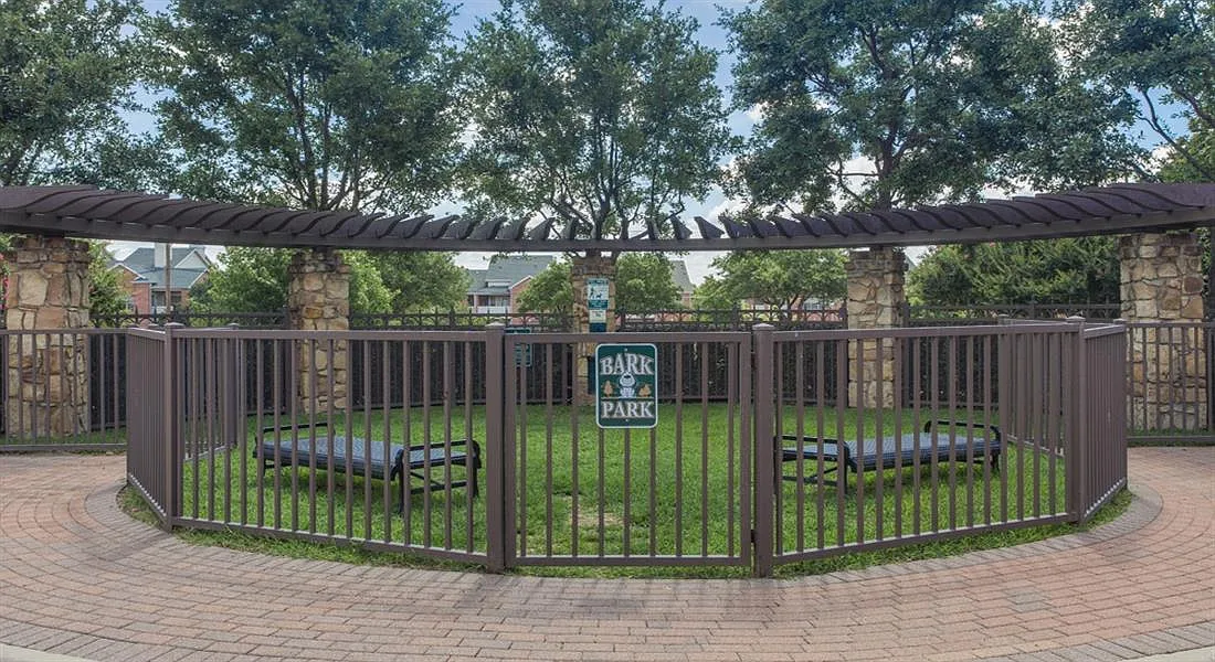 Estancia Townhomes — Photo 4