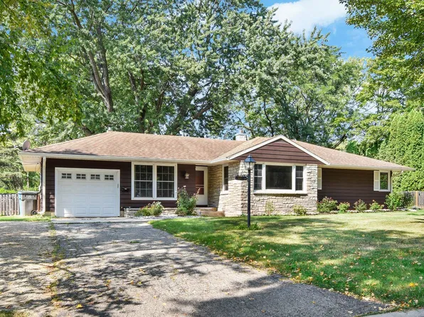 6001 Gateway Grn, Monona, WI 53716