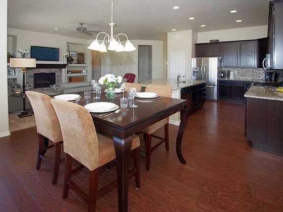Kitchen & Dining Area