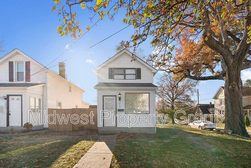 1st image of 3612 Manhattan Ave