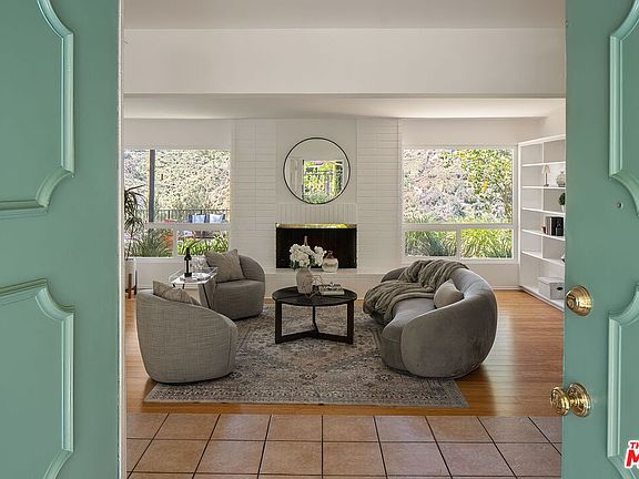 4th image of 2521 La Condesa Dr
