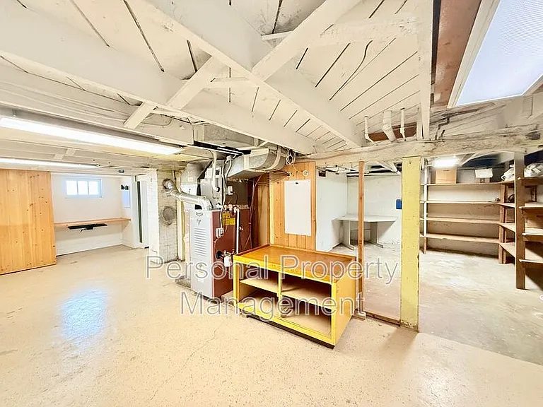 209 W 35th St — Photo 15