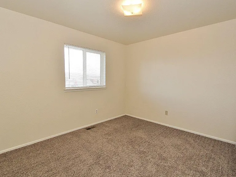 551 N Moffatt Ave #7 — Photo 13