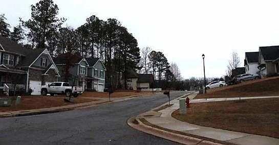 4th image of 853 Brown Thrasher Way