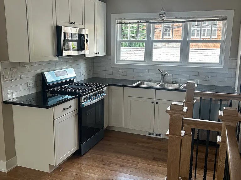 2128 W Leland Ave #3 — Photo 1