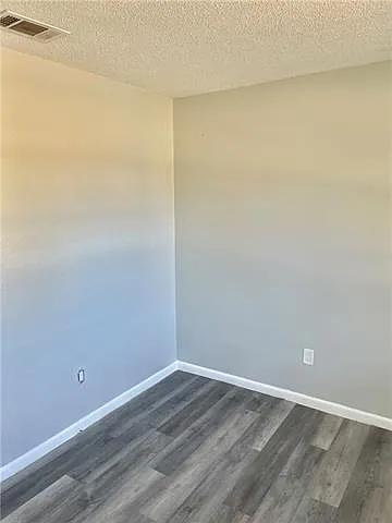 1625 Lauradale Dr — Photo 4