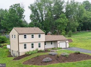 1515 Fox Run Dr, Coatesville, PA 19320