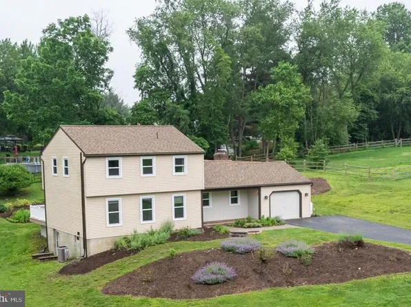 1515 Fox Run Dr, Coatesville, PA 19320