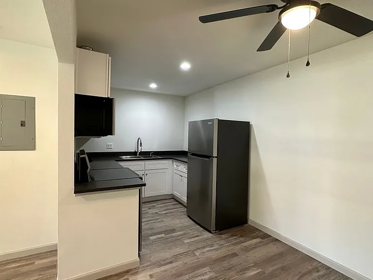 5006 Gaston Ave — Photo 6