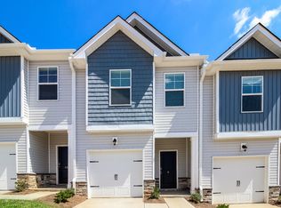 8 Oak Rose Dr, Greenville, SC 29607