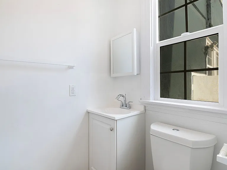 Wilton Place Apartments — Photo 4