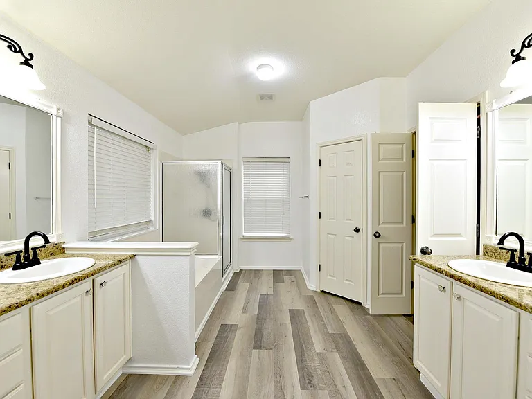 16504 Castletroy Dr — Photo 13