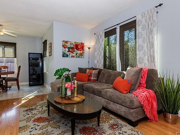 5th image of 4146 Clark Ave