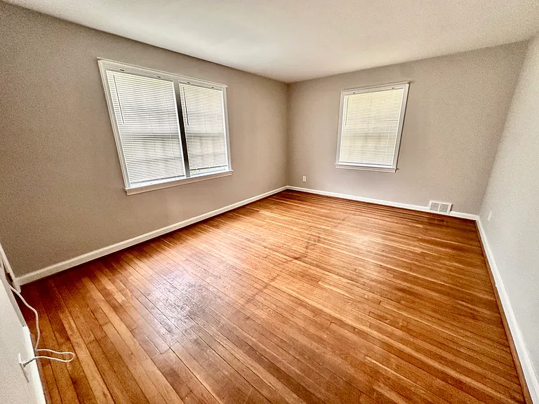 310 Summit Ave — Photo 7