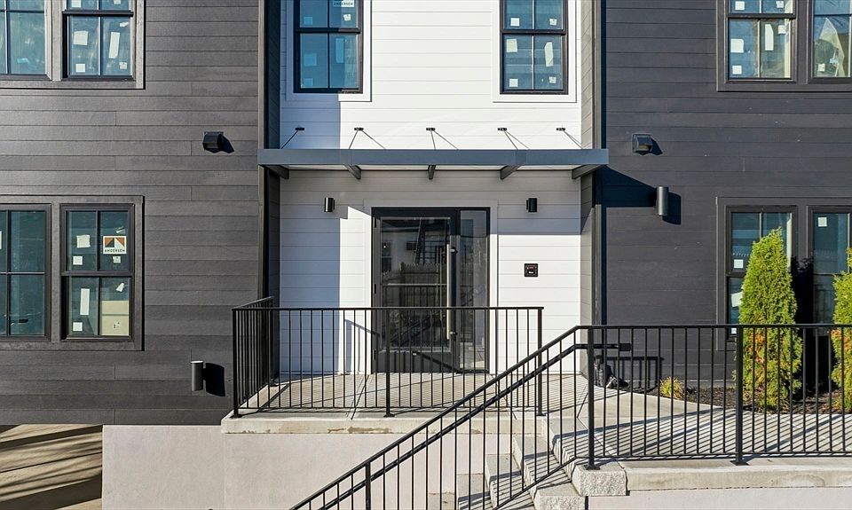 1st image of 11 Boynton St #203