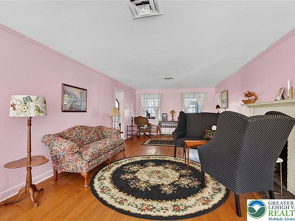 4th image of 1827 Homestead Ave