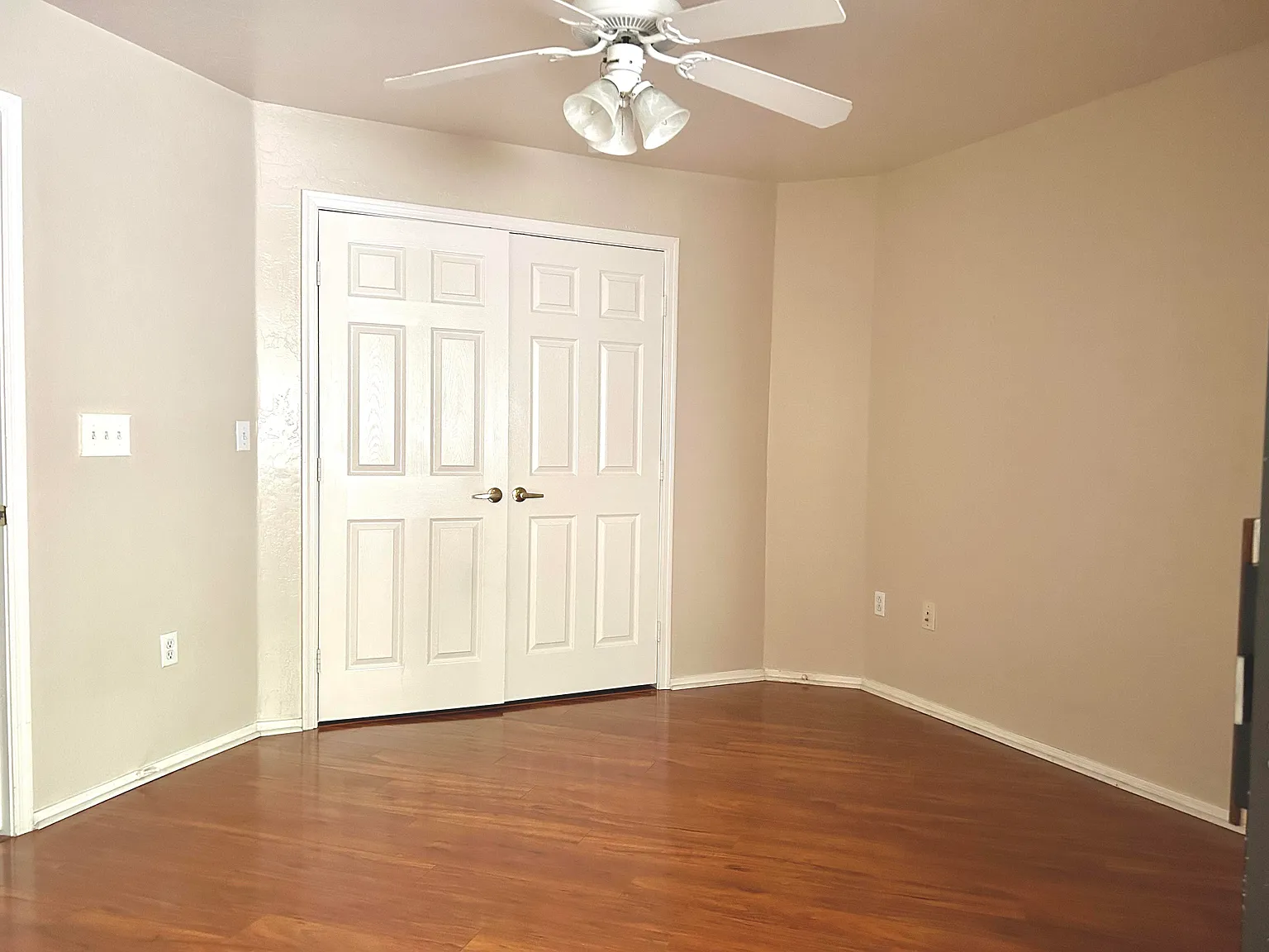 2 bed, 1036 sqft, $1,800 — Photo 4