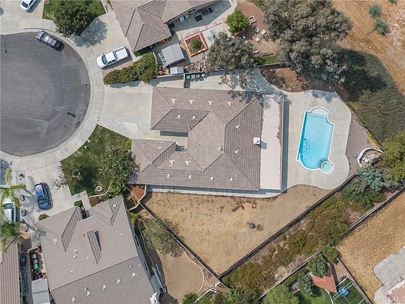 3rd image of 31552 Live Oak Cir